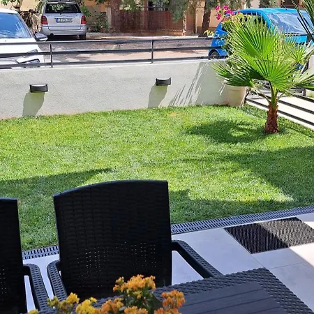 The Candy House Ofrínion