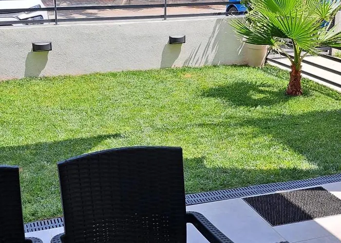 The Candy House Ofrínion