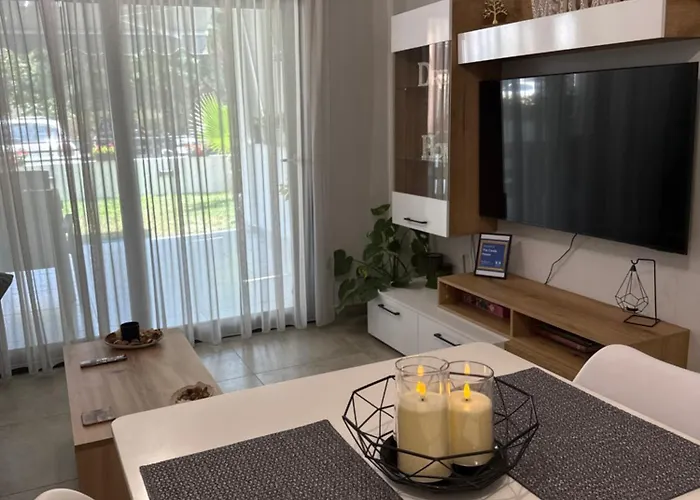 The Candy House * Ofrínion